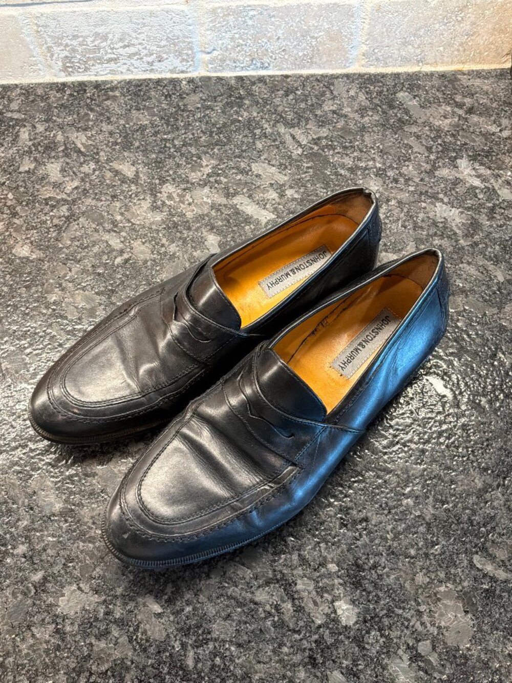 Johnston & Murphy men's black leather penny loafers size 9 1/2 M